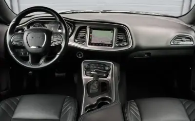 Dodge Challenger 2019 - 47000 EUR, 47000 km - AUTO.MOTO.pt - 47000km - foto 10 de 10