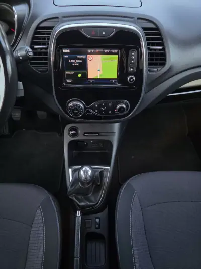 Renault Captur 2016 - 11990 EUR, 118000 km - AUTO.MOTO.pt - 118000km - foto 19 de 32