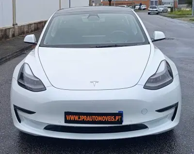 Tesla Model 3 2021 - 26490 EUR, 93800 km - AUTO.MOTO.pt - 93800km - foto 2 de 15