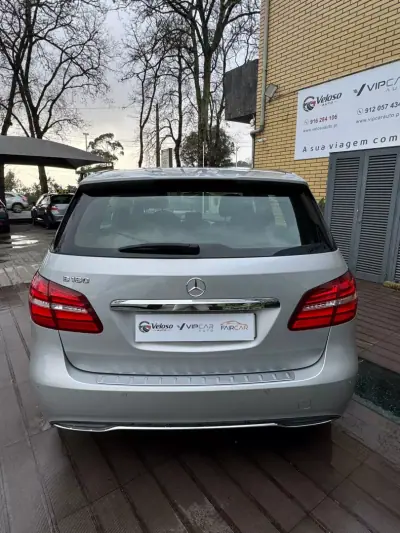 Mercedes-Benz B 180 2015 - 13500 EUR, 189400 km - AUTO.MOTO.pt - 189400km - foto 6 de 16