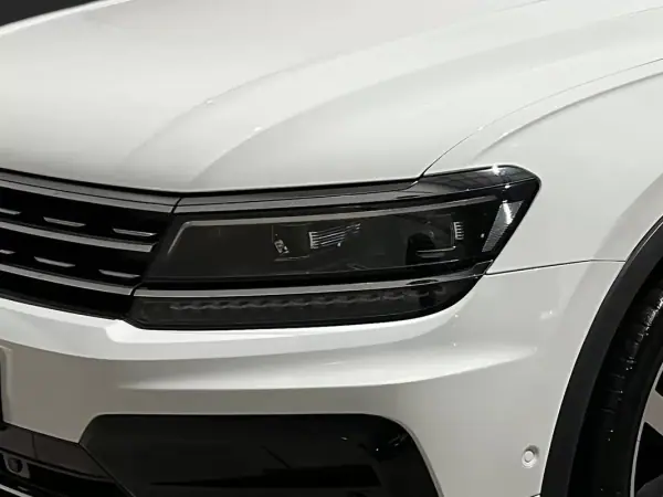 Volkswagen Tiguan 2020 - 31800 EUR, 97000 km - AUTO.MOTO.pt - 97000km - foto 5 de 20