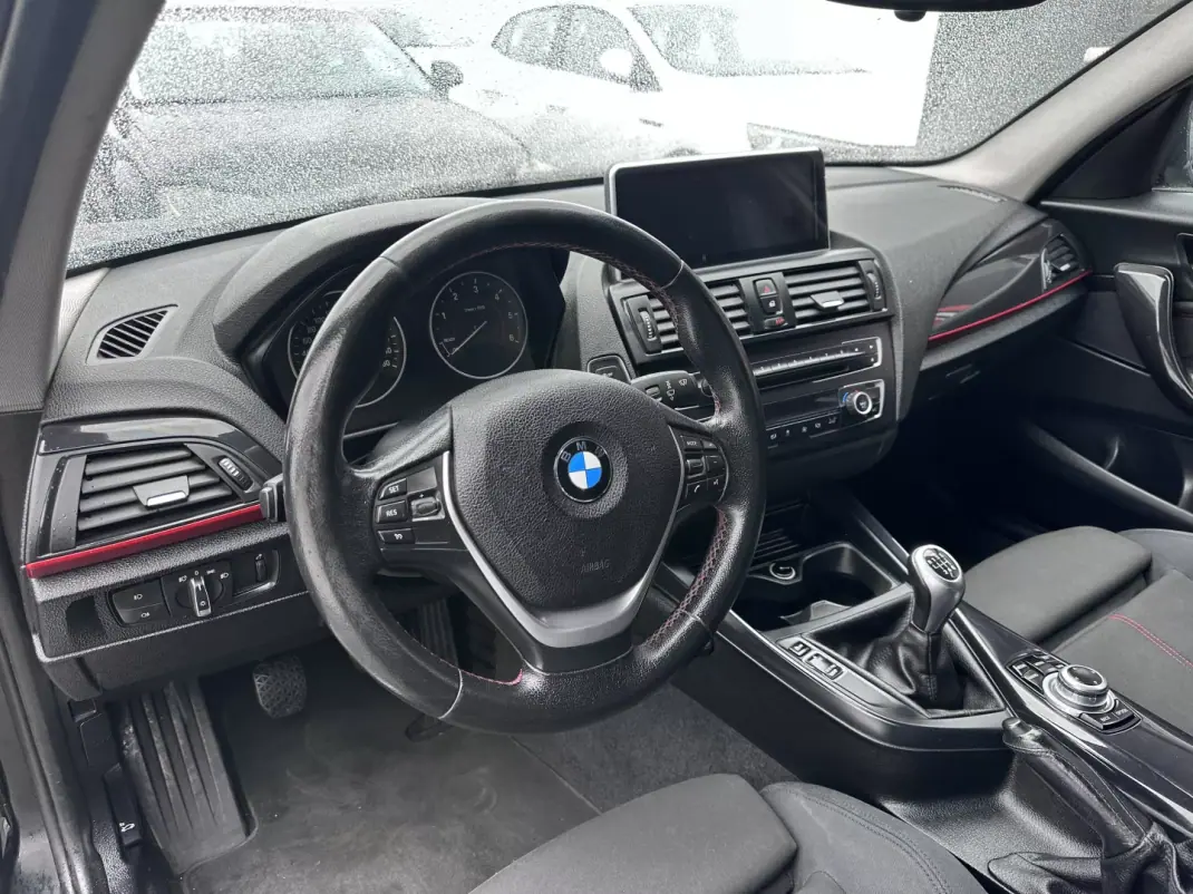 BMW 116 2013 - 10900 EUR, 220000 km - AUTO.MOTO.pt - 220000km - foto 15 de 31