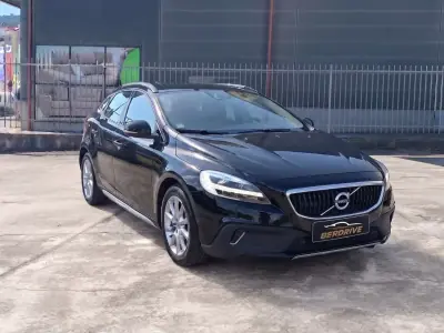 Volvo V40 Cross Country 2016 — photo 4 of 11