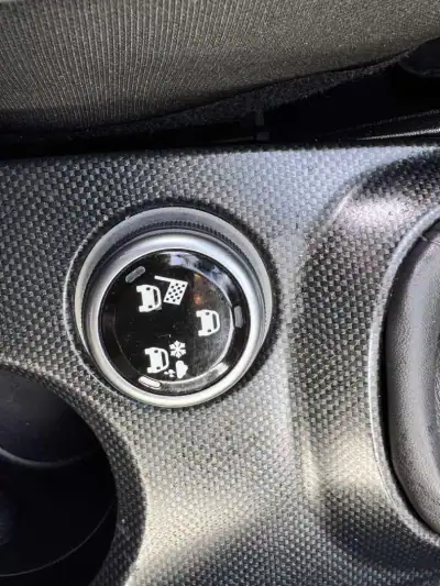 Fiat 500X 2016 - 10990 EUR, 159900 km - AUTO.MOTO.pt - 159900km - foto 10 de 18