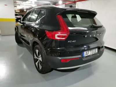 Volvo XC 40 2021 - 25990 EUR, 84341 km - AUTO.MOTO.pt - 84341km - foto 4 de 9