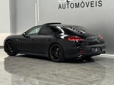 Porsche Panamera 2015 - 33990 EUR, 247000 km - AUTO.MOTO.pt - 247000km - foto 14 de 44