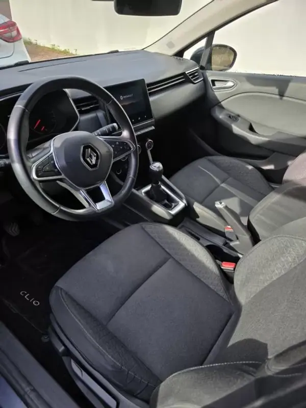Renault Clio 2020 - 14750 EUR, 99575 km - AUTO.MOTO.pt - 99575km - foto 3 de 5