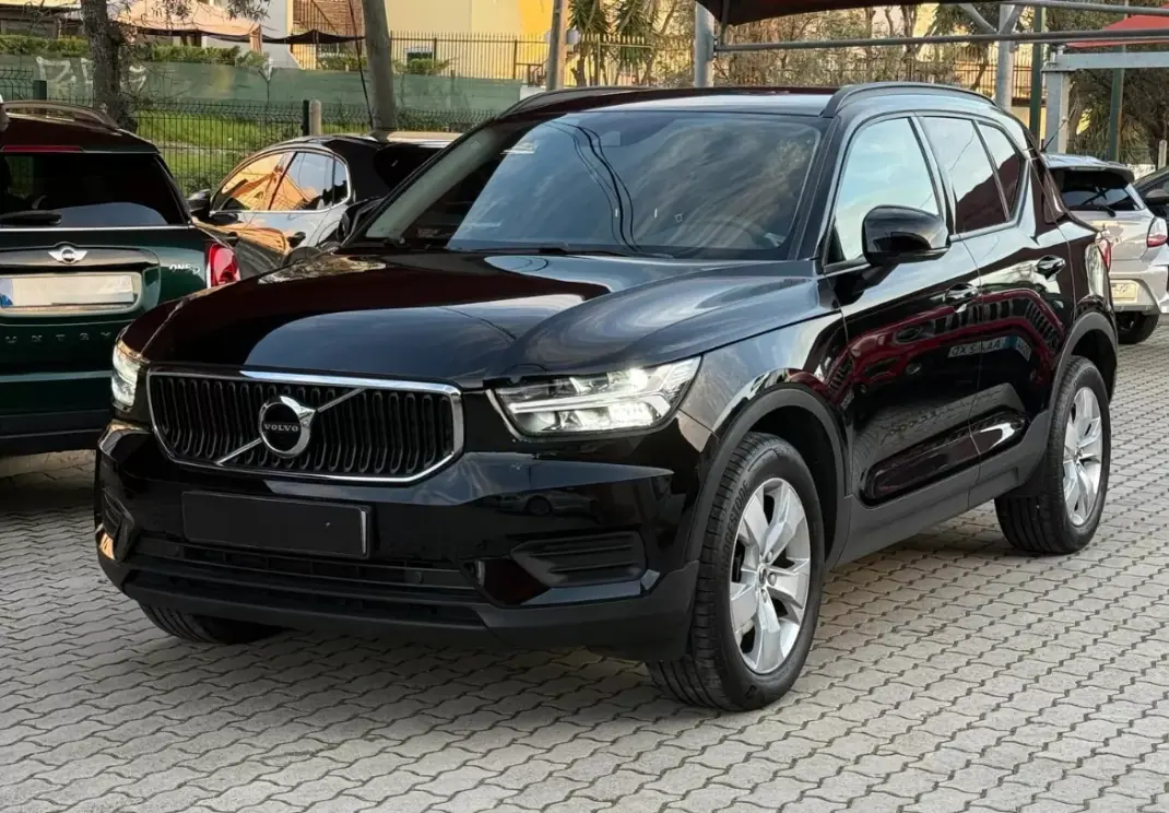 Volvo XC 40 2021 - 26950 EUR, 90000 km - AUTO.MOTO.pt - 90000km - foto 1 de 20