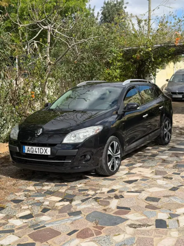 Renault Mégane 2011 - 9990 EUR, 106146 km - AUTO.MOTO.pt - 106146km - foto 3 de 9