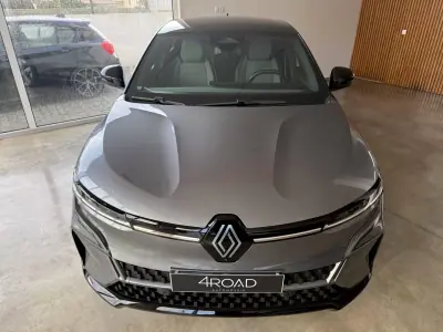 Renault Mégane E-Tech 2023 - 25500 EUR, 58000 km - AUTO.MOTO.pt - 58000km - foto 15 de 121