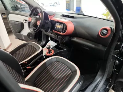 Renault Twingo 2020 - 12300 EUR, 53000 km - AUTO.MOTO.pt - 53000km - foto 26 de 28