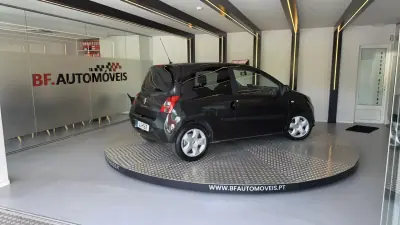 Renault Twingo 2009 - 4900 EUR, 139709 km - AUTO.MOTO.pt - 139709km - foto 7 de 52