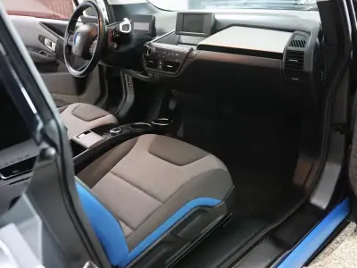 BMW i3 2022 - 23900 EUR, 47000 km - AUTO.MOTO.pt - 47000km - foto 18 de 40