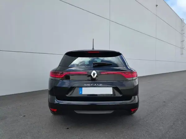 Renault Mégane 2021 - 15400 EUR, 63000 km - AUTO.MOTO.pt - 63000km - foto 9 de 29