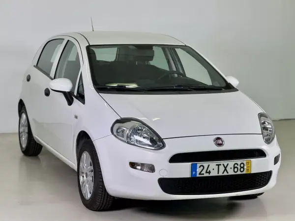 Fiat Punto 2017 - 7950 EUR, 77357 km - AUTO.MOTO.pt - 77357km - foto 7 de 31
