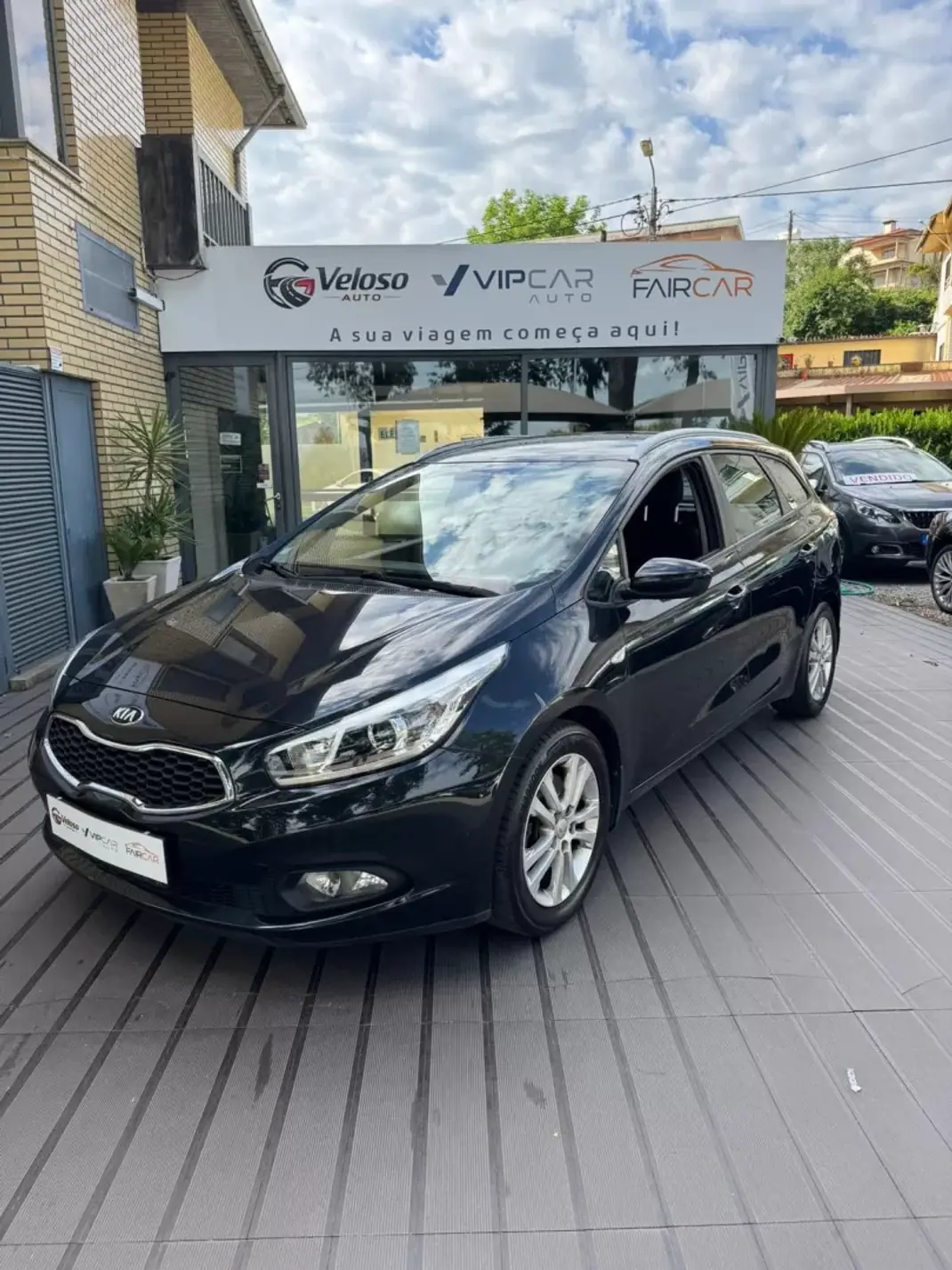 Kia Ceed SW 2015 - 8300 EUR, 151000 km - AUTO.MOTO.pt - 151000km - foto 1 de 13