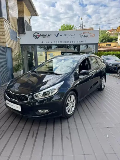 Kia Ceed SW 2015 - 8300 EUR, 151000 km - AUTO.MOTO.pt - 151000km - foto 1 de 13