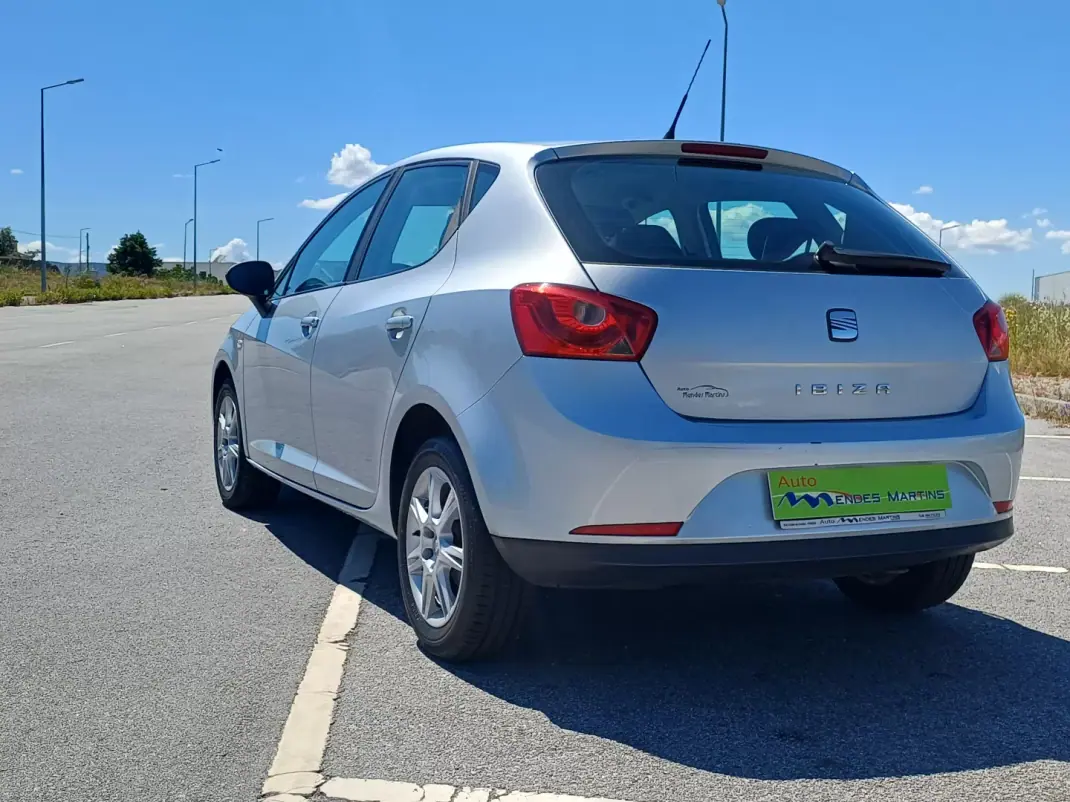 SEAT Ibiza 2009 - 7290 EUR, 173298 km - AUTO.MOTO.pt - 173298km - foto 3 de 11