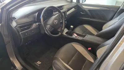 Toyota Avensis Touring Sports 2016 - 14900 EUR, 212217 km - AUTO.MOTO.pt - 212217km - foto 6 de 57