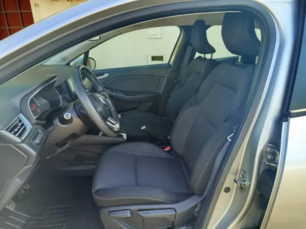 Renault Clio 2021 - 12490 EUR, 89100 km - AUTO.MOTO.pt - 89100km - foto 10 de 18