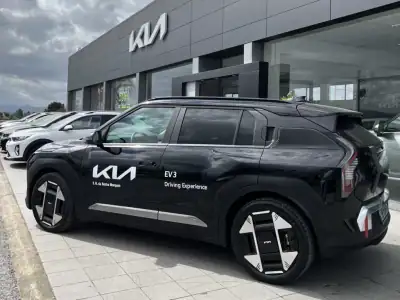 Kia EV3 2024 - 41500 EUR, 11000 km - AUTO.MOTO.pt - 11000km - foto 2 de 18