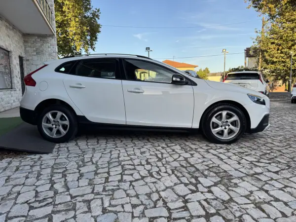 Volvo V40 Cross Country 2014 - 13500 EUR, 149000 km - AUTO.MOTO.pt - 149000km - foto 5 de 34
