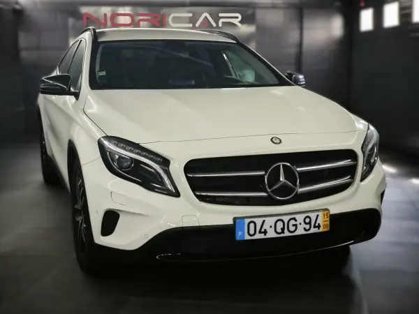 Mercedes-Benz GLA 180 2015 - 19950 EUR, 81297 km - AUTO.MOTO.pt - 81297km - foto 13 de 32