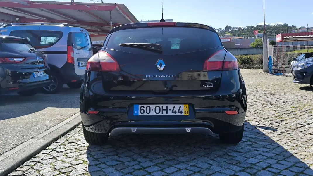 Renault Mégane 2014 - 8450 EUR, 282266 km - AUTO.MOTO.pt - 282266km - foto 5 de 8