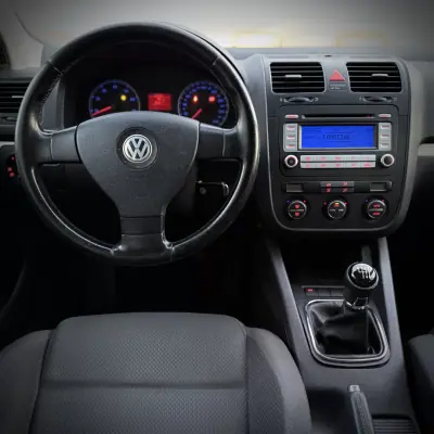 Volkswagen Golf 2007 - 5750 EUR, 198000 km - AUTO.MOTO.pt - 198000km - foto 13 de 21