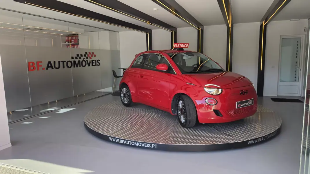 Fiat 500e 2023 - 16500 EUR, 19050 km - 19050km - foto 5 de 54