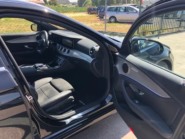 Mercedes-Benz E 220 2017 - 37750 EUR, 90500 km - AUTO.MOTO.pt - 90500km - foto 8 de 23