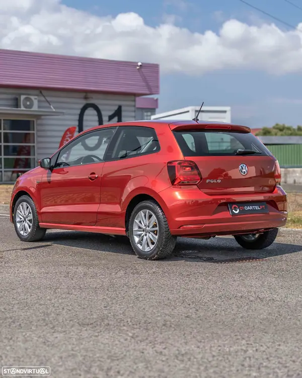 Volkswagen Polo 2015 - 10790 EUR, 63000 km - 63000km - foto 4 de 15