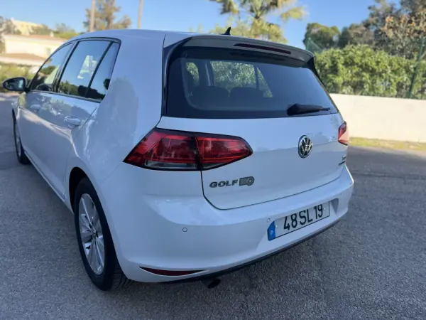 Volkswagen Golf 2017 - 14999 EUR, 60000 km - AUTO.MOTO.pt - 60000km - foto 5 de 12