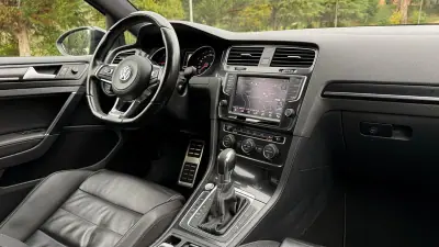 Volkswagen Golf 2015 - 21500 EUR, 176000 km - AUTO.MOTO.pt - 176000km - foto 10 de 24