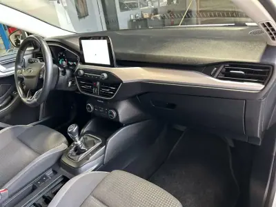Ford Focus 2020 - 14250 EUR, 149280 km - AUTO.MOTO.pt - 149280km - foto 15 de 36