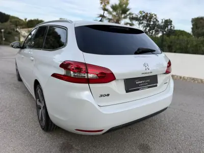 Peugeot 308 SW 2016 - 11699 EUR, 100000 km - AUTO.MOTO.pt - 100000km - foto 10 de 18