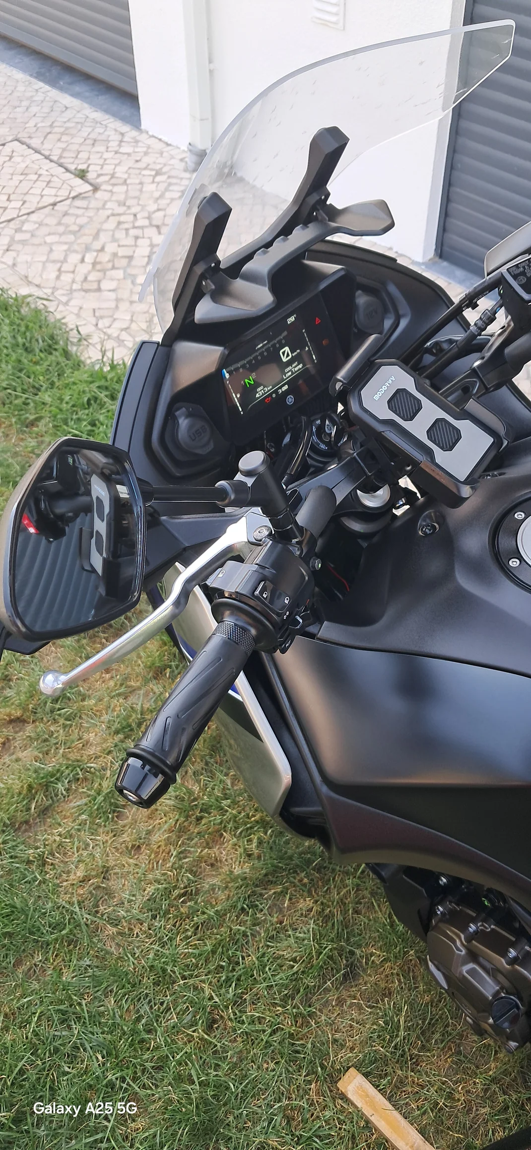 Yamaha MT 07 2023 - 8000 EUR, 4500 km - AUTO.MOTO.pt - 4500km - foto 7 de 17