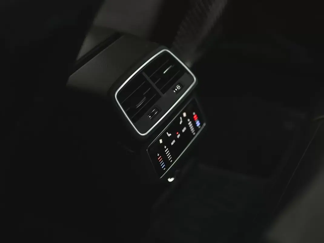 Audi A7 2019 - 43990 EUR, 63000 km - 63000km - foto 23 de 28