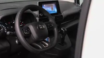 Toyota Proace iva dedutivel 2021 - 13500 EUR, 125000 km - AUTO.MOTO.pt - 125000km - foto 14 de 29
