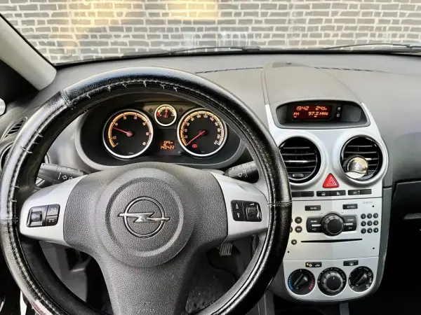 Opel Corsa 2011 - 5750 EUR, 140000 km - 140000km - foto 8 de 10