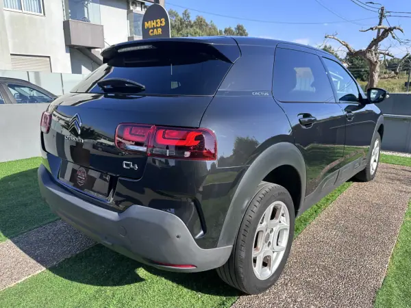 Citroën C4 Cactus 2018 - 11900 EUR, 180000 km - AUTO.MOTO.pt - 180000km - foto 9 de 47