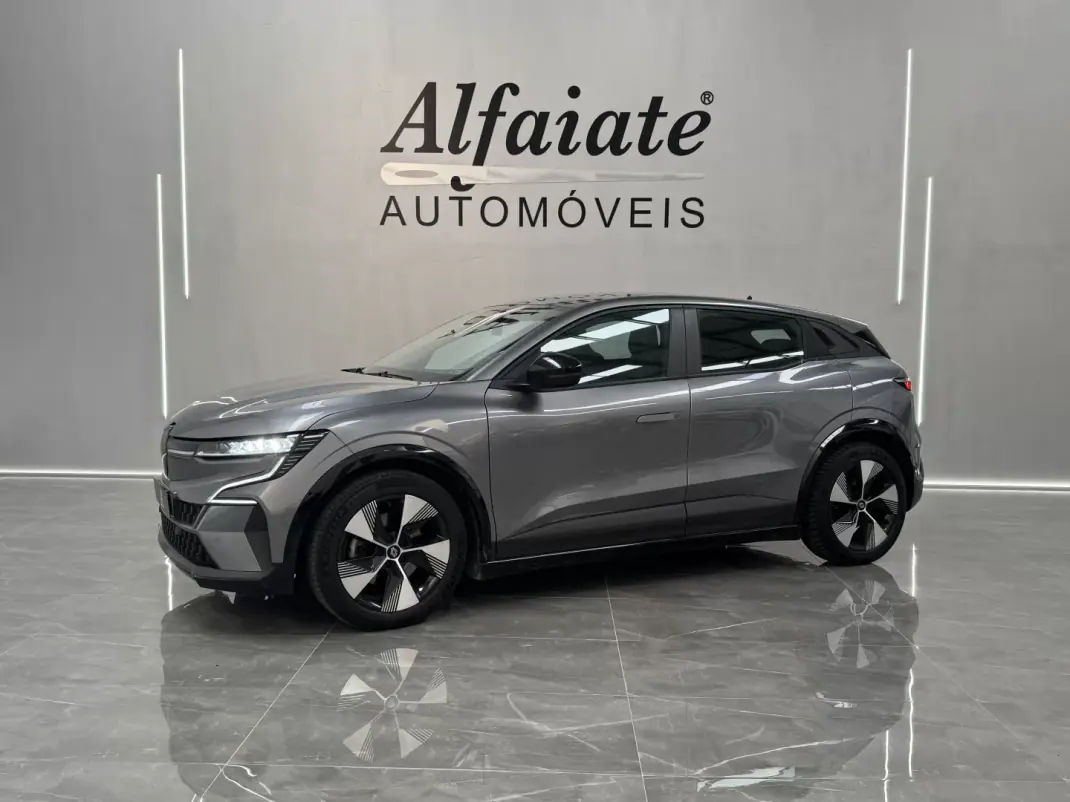 Renault Mégane E-Tech 2022 - 23890 EUR, 71000 km - AUTO.MOTO.pt - 71000km - foto 1 de 6