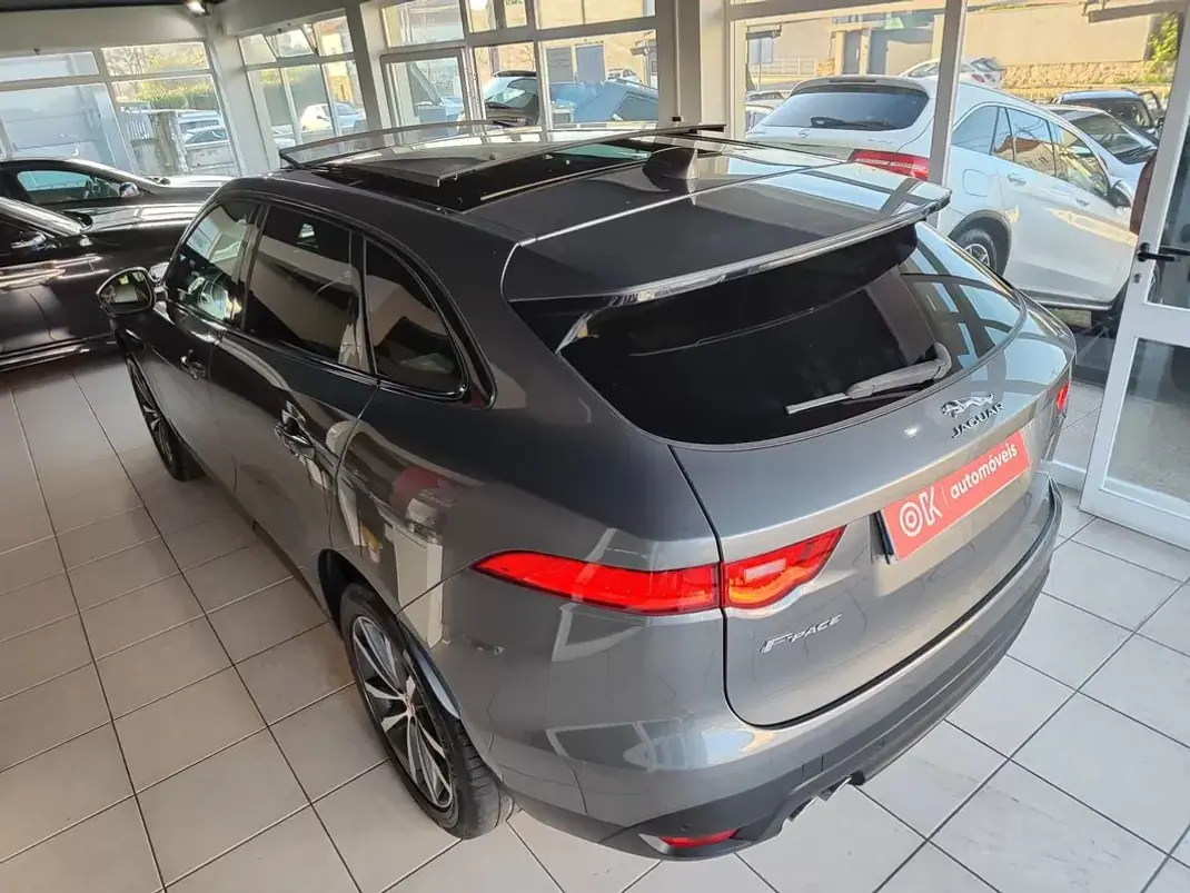 Jaguar F-Pace 2017 - 22500 EUR, 147000 km - AUTO.MOTO.pt - 147000km - foto 8 de 40