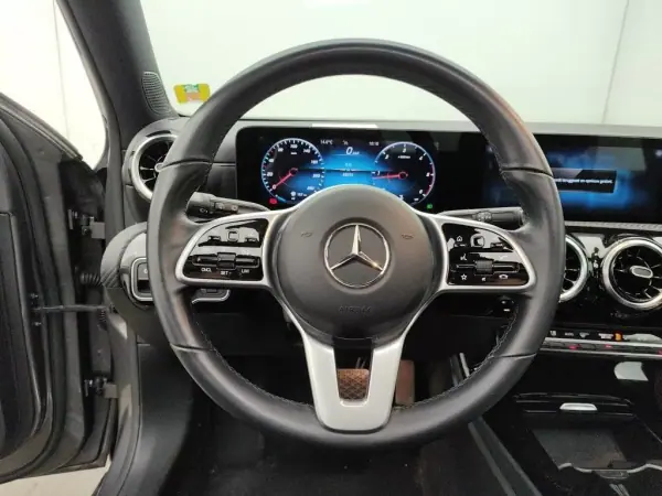 Mercedes-Benz A 180 2022 - 25750 EUR, 89074 km - AUTO.MOTO.pt - 89074km - foto 7 de 13
