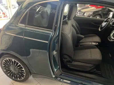 Fiat 500e 2021 - 18600 EUR, 45555 km - 45555km - foto 19 de 25