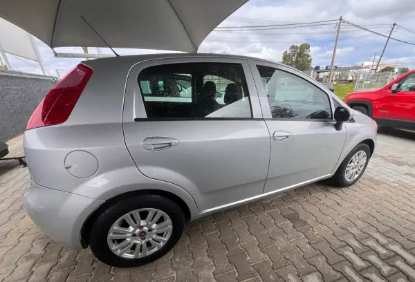 Fiat Punto 2015 - 6900 EUR, 125000 km - AUTO.MOTO.pt - 125000km - foto 2 de 7