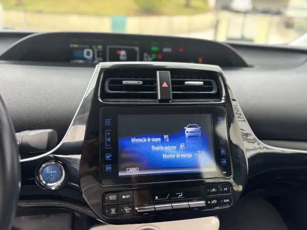 Toyota Prius 2019 - 19900 EUR, 111000 km - AUTO.MOTO.pt - 111000km - foto 17 de 21