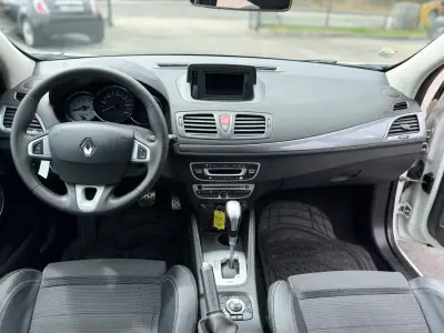 Renault Mégane 2011 - 6990 EUR, 279161 km - AUTO.MOTO.pt - 279161km - foto 11 de 25