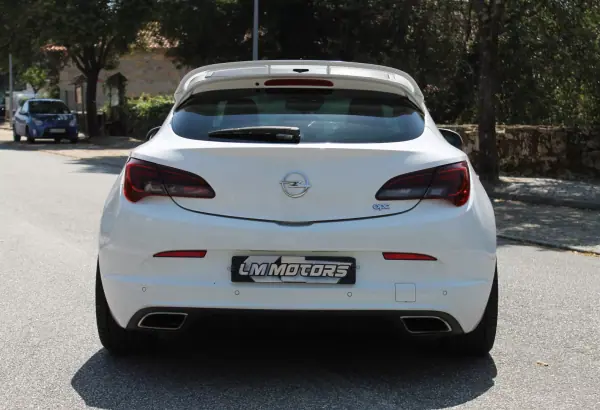 Opel Astra Coupe 2016 - 23000 EUR, 90000 km - AUTO.MOTO.pt - 90000km - foto 8 de 32