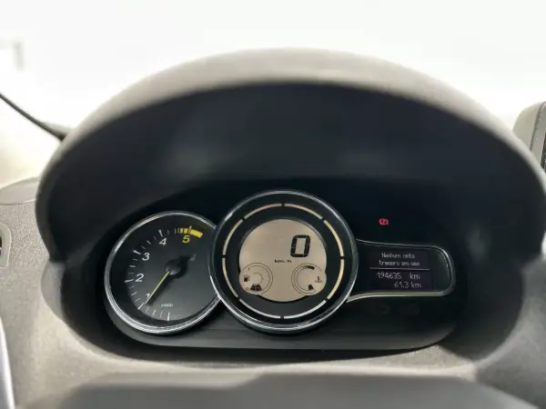 Renault Mégane Sport Tourer 2015 - 7990 EUR, 194000 km - AUTO.MOTO.pt - 194000km - foto 22 de 47